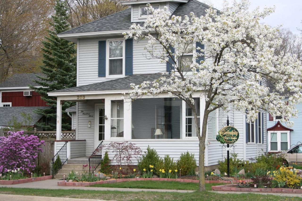 Serendipity Bed And Breakfast Saugatuck Eksteriør billede